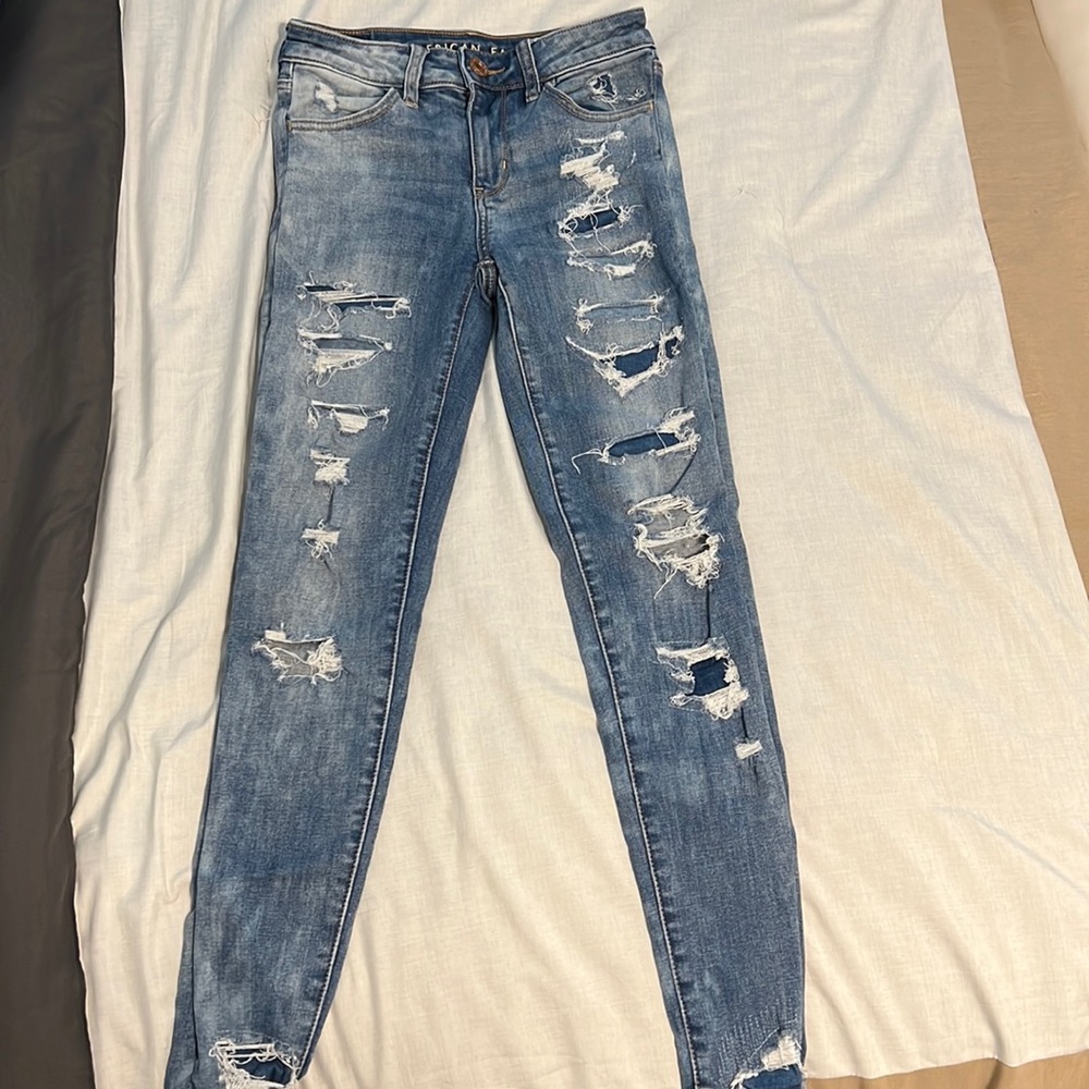 American Eagle straight ripped jeans Size:small